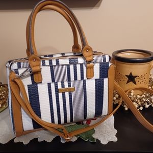 Beautiful Rosetti convertible purse